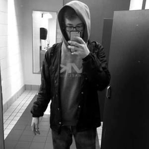 Meet your Posher, Zachary